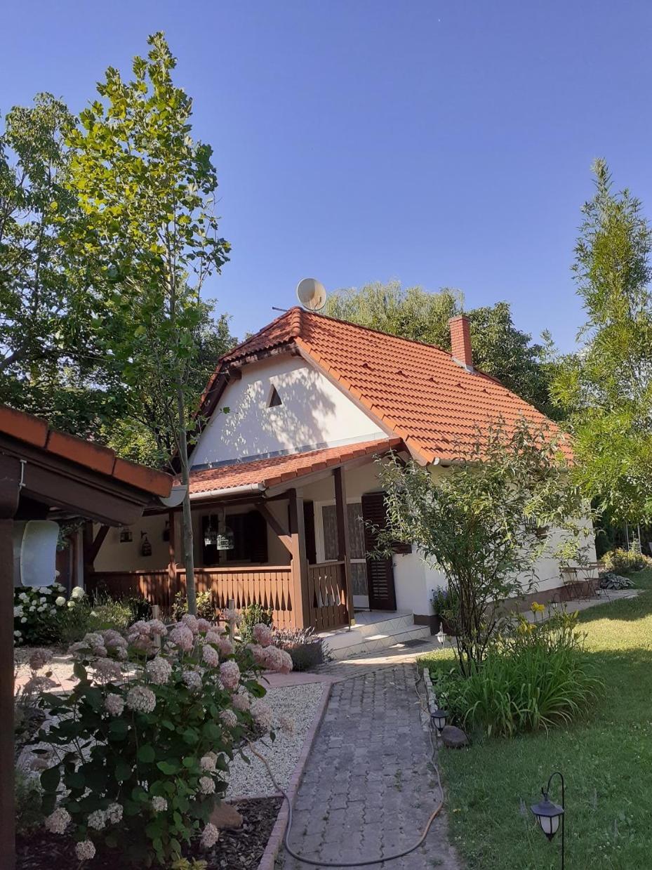 Sirály Apartman Révfülöp Quarto foto